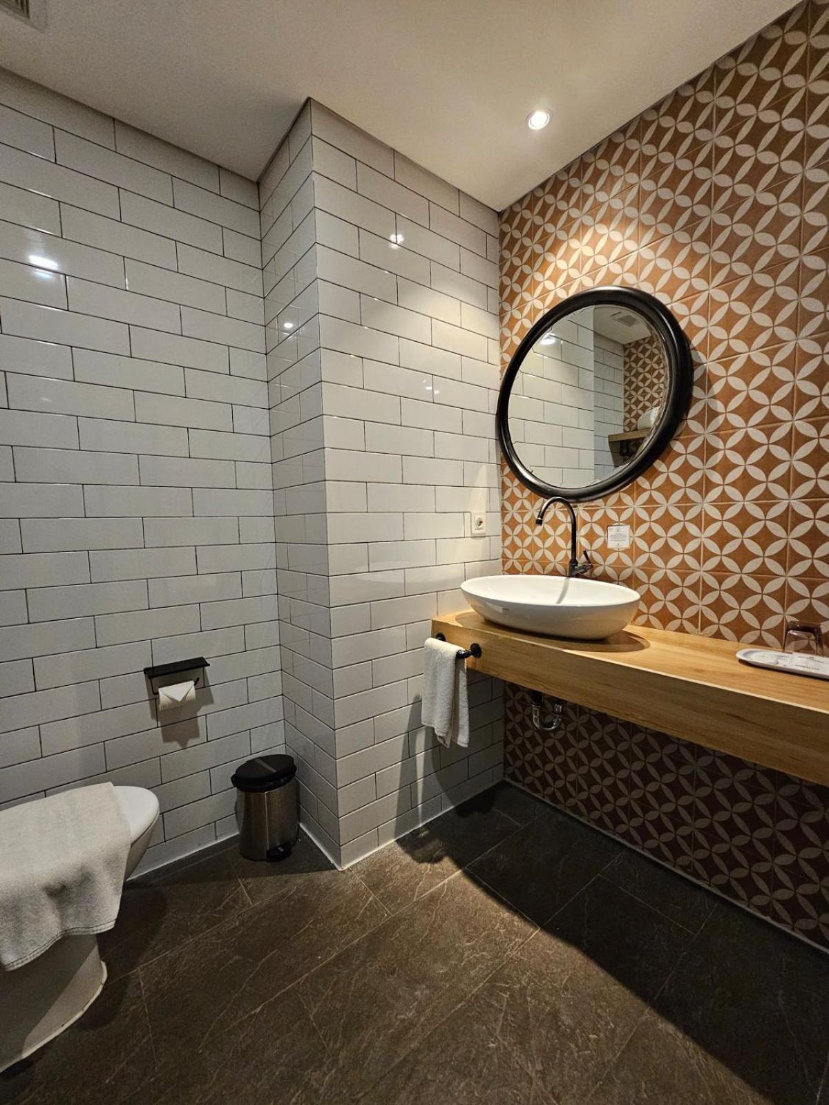 Hotel Fortunagrande Jembel Dış mekan fotoğraf